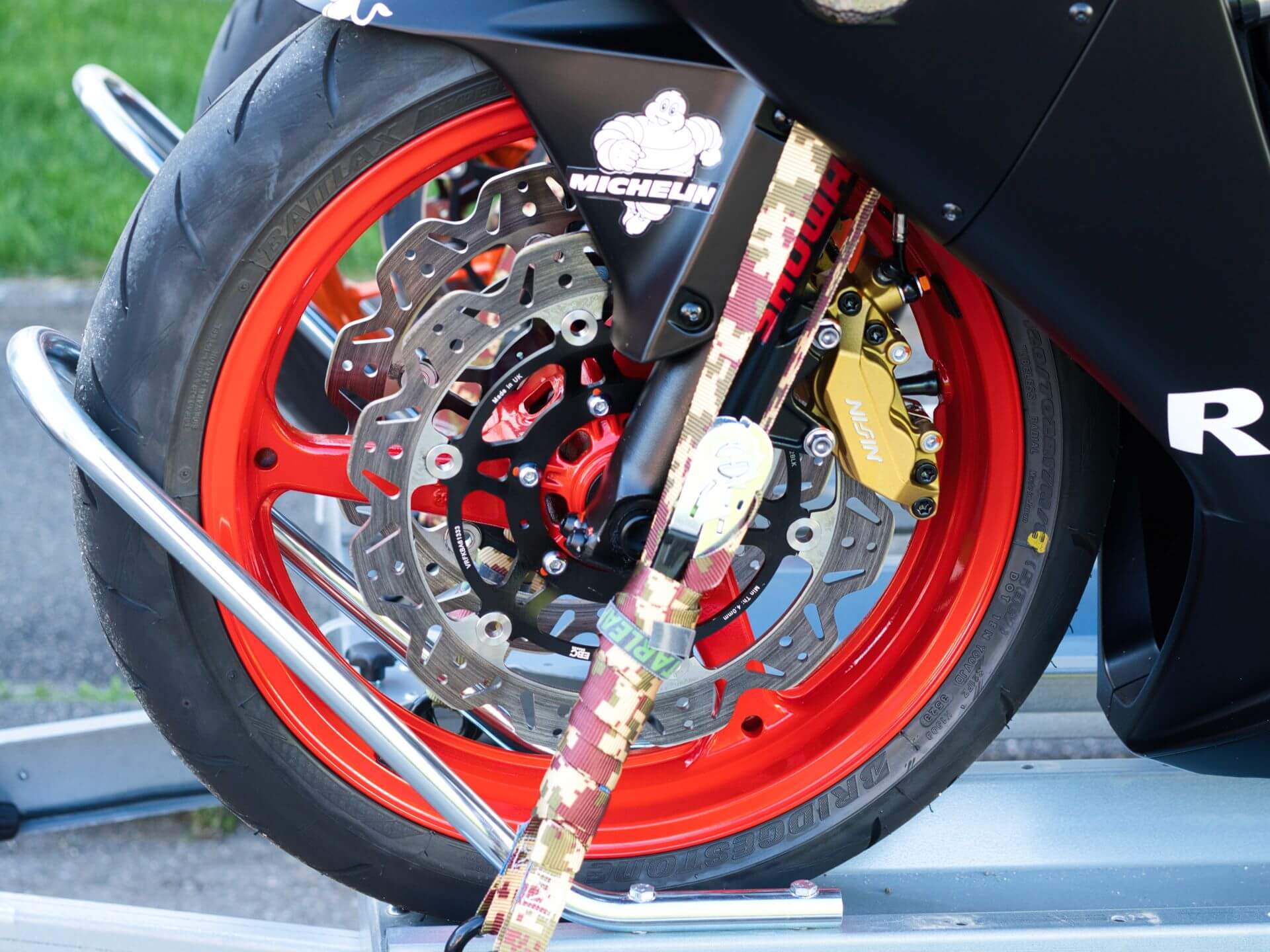 MotoTransport24 - Honda CBR600RR Abspannung vorne Anhänger