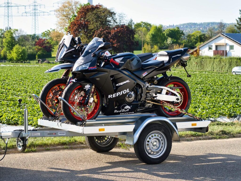 MotoTransport24 - Stema Anhänger Honda CBR und KTM 890 SMT