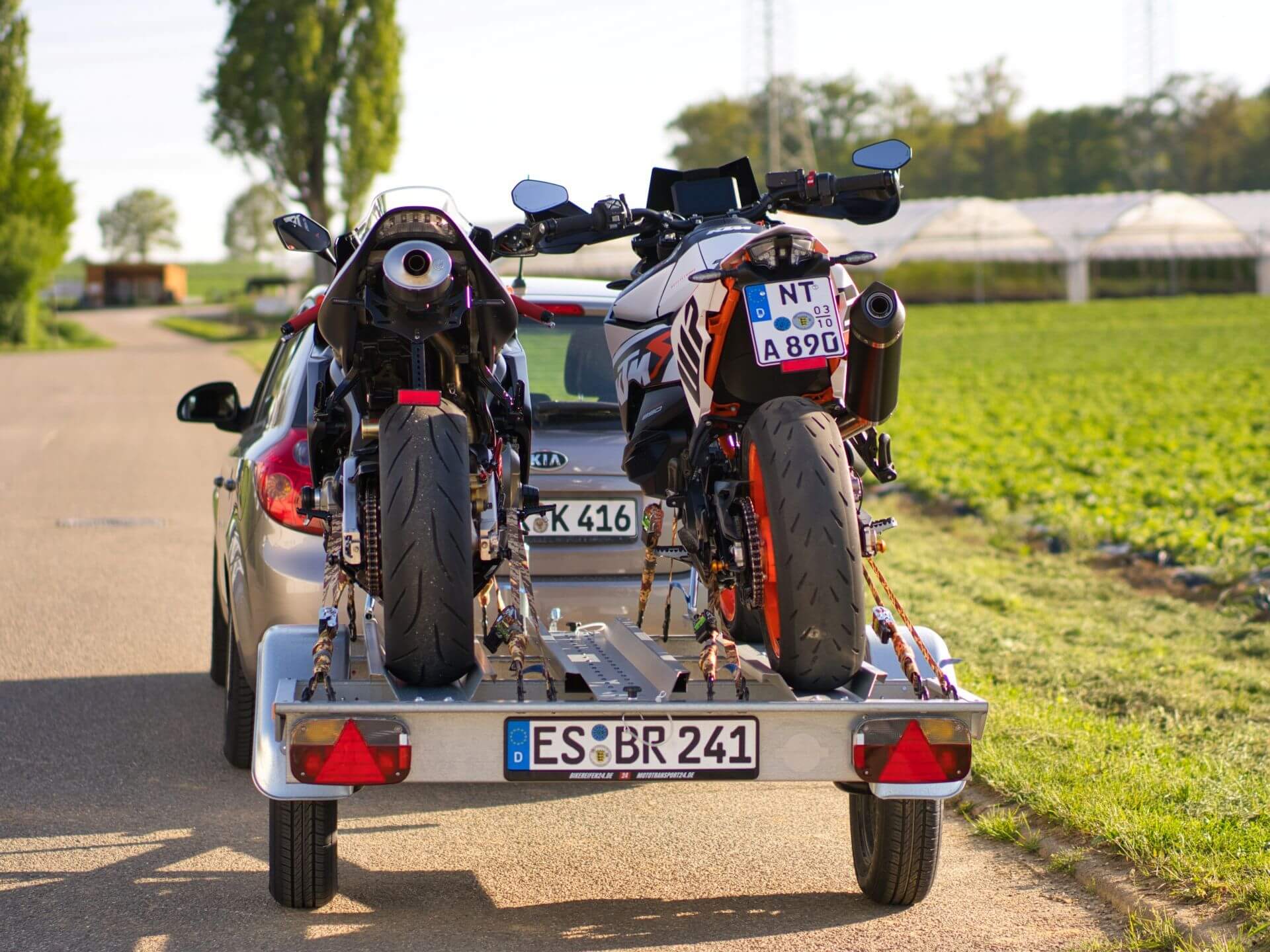 MotoTransport24 - Stema Anhänger KTM und Honda Heck